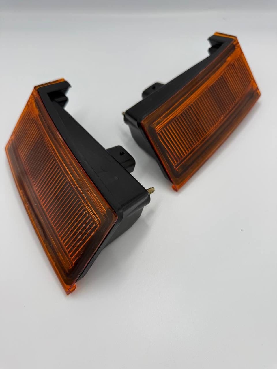 LED Turn Signal Lamp Passenger Side RH Fit For 18-up Freightliner Cascadia Truck